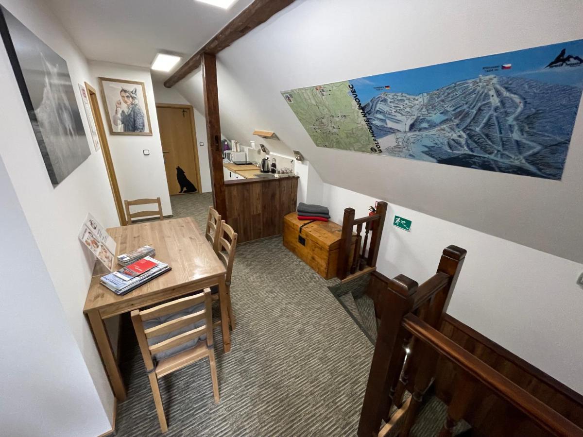 Wolf House Klinovec Hotell Loučná pod Klínovcem Eksteriør bilde