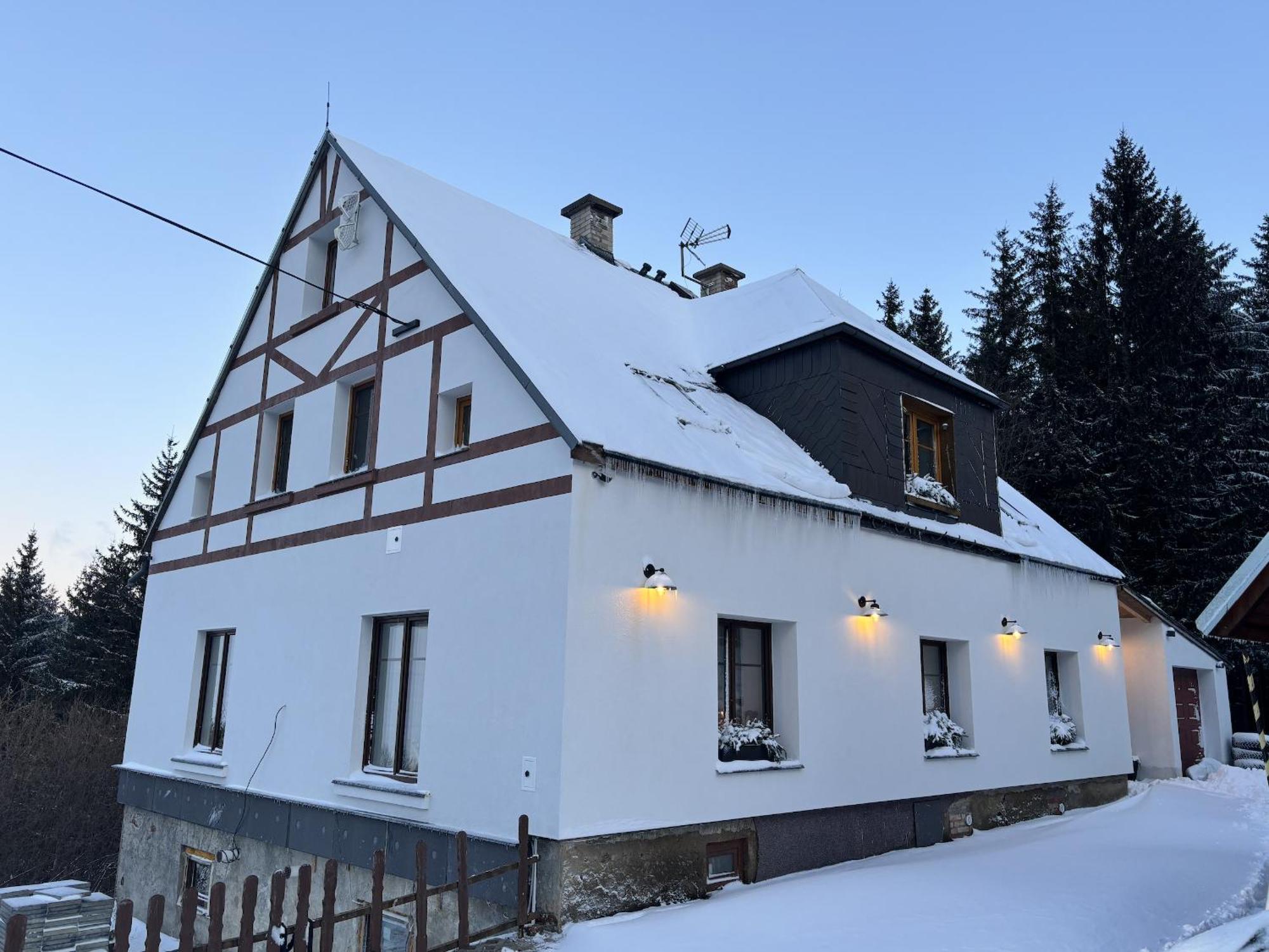 Wolf House Klinovec Hotell Loučná pod Klínovcem Eksteriør bilde