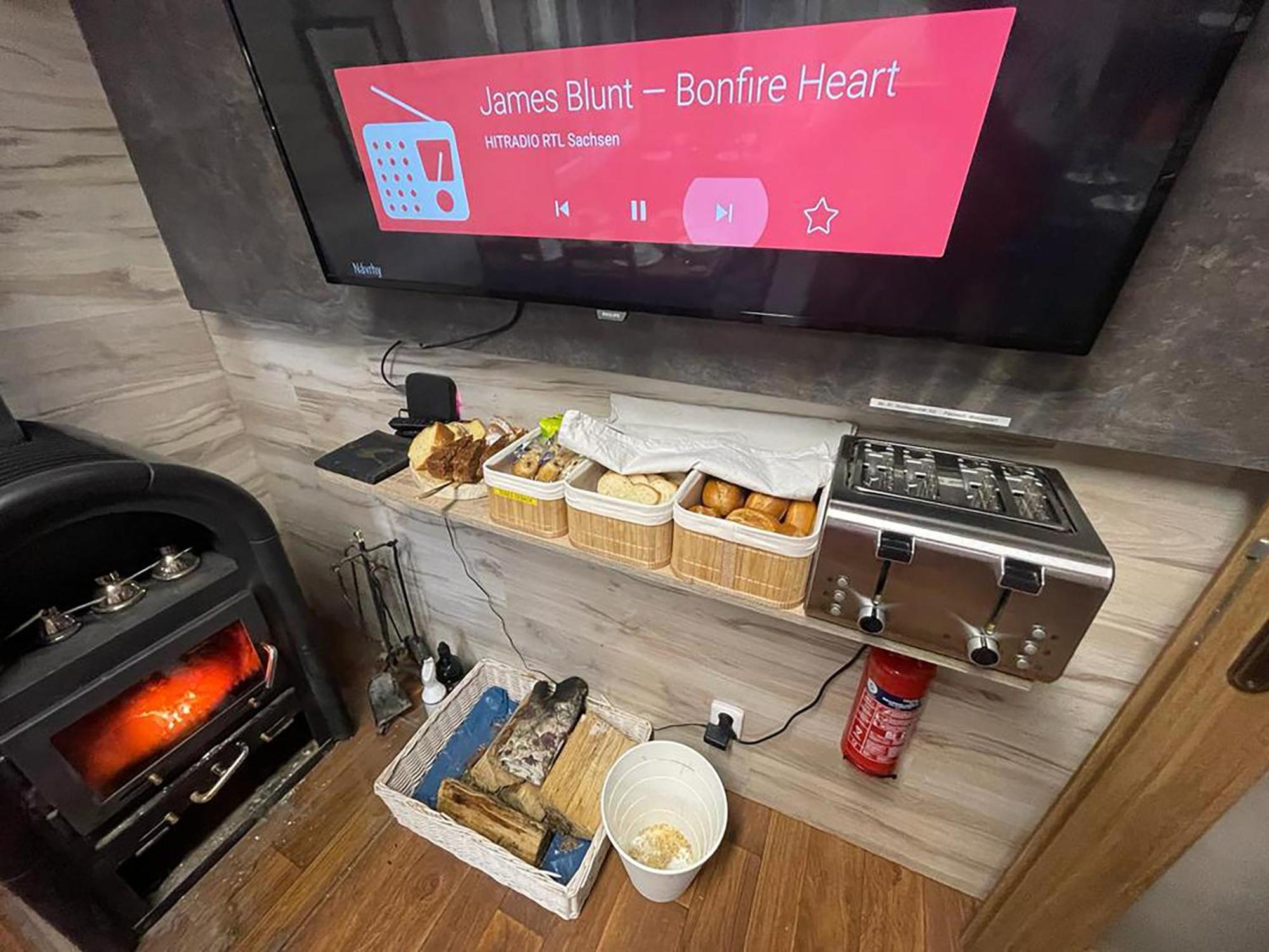Wolf House Klinovec Hotell Loučná pod Klínovcem Eksteriør bilde
